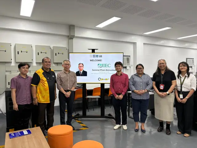 IIEC Asia-Pacific Director visit to QISLaP (photo 1)