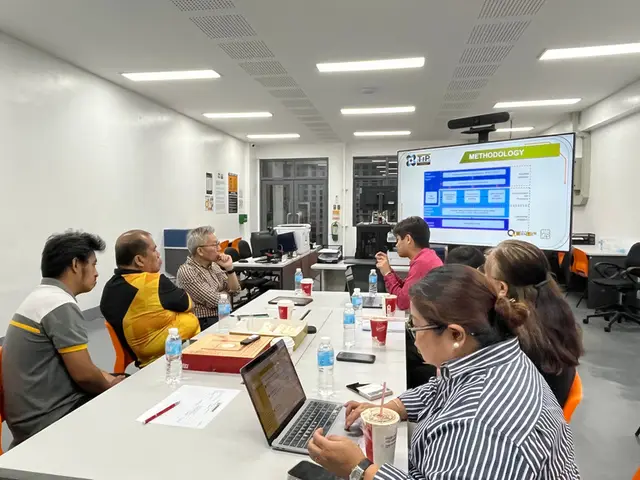 IIEC Asia-Pacific Director visit to QISLaP (photo 3)